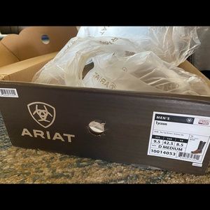 Men’s Ariat boots - NWT